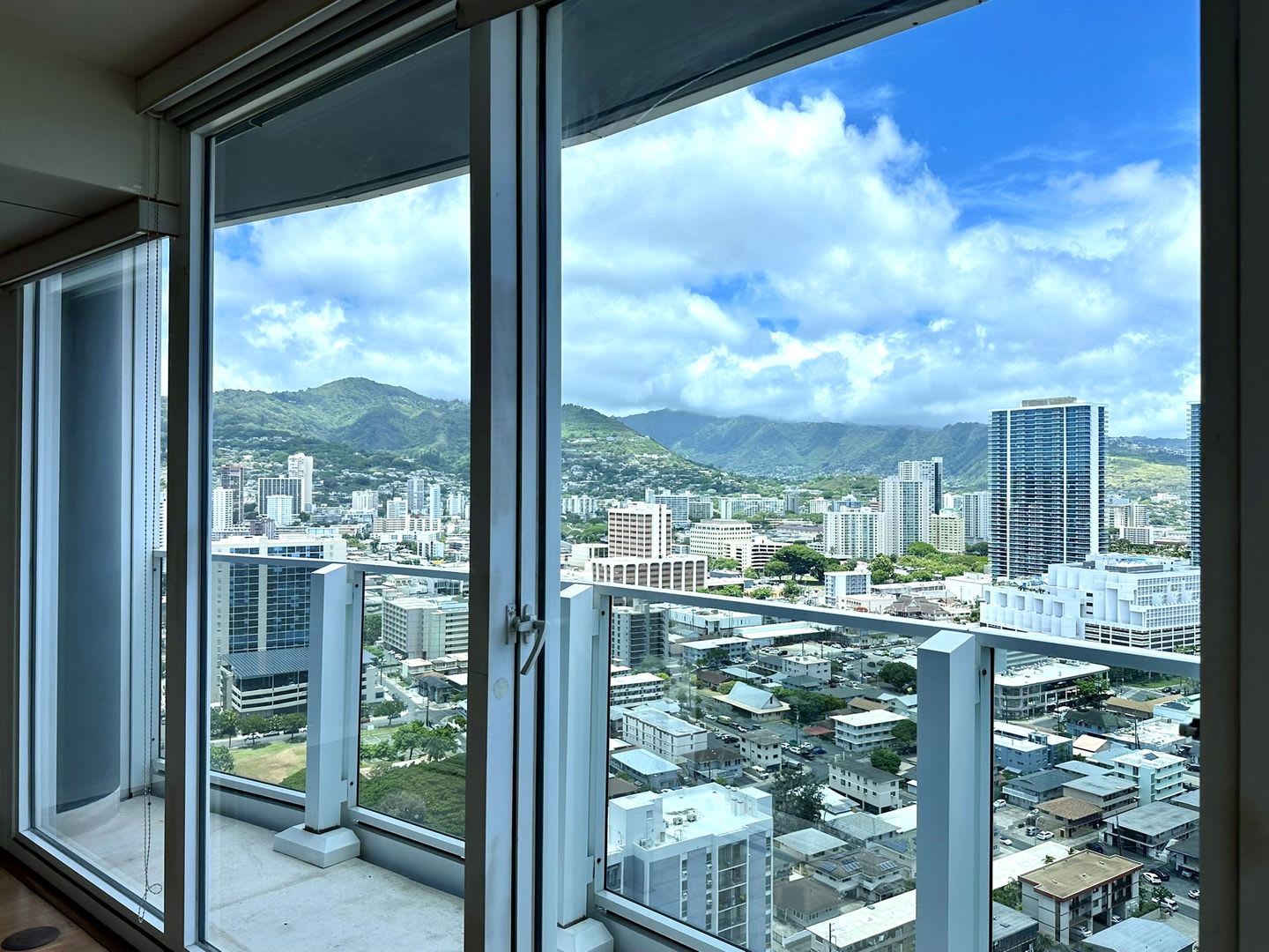 Moana Pacific East Tower 3Br 2Ba 2Pk – photo 4