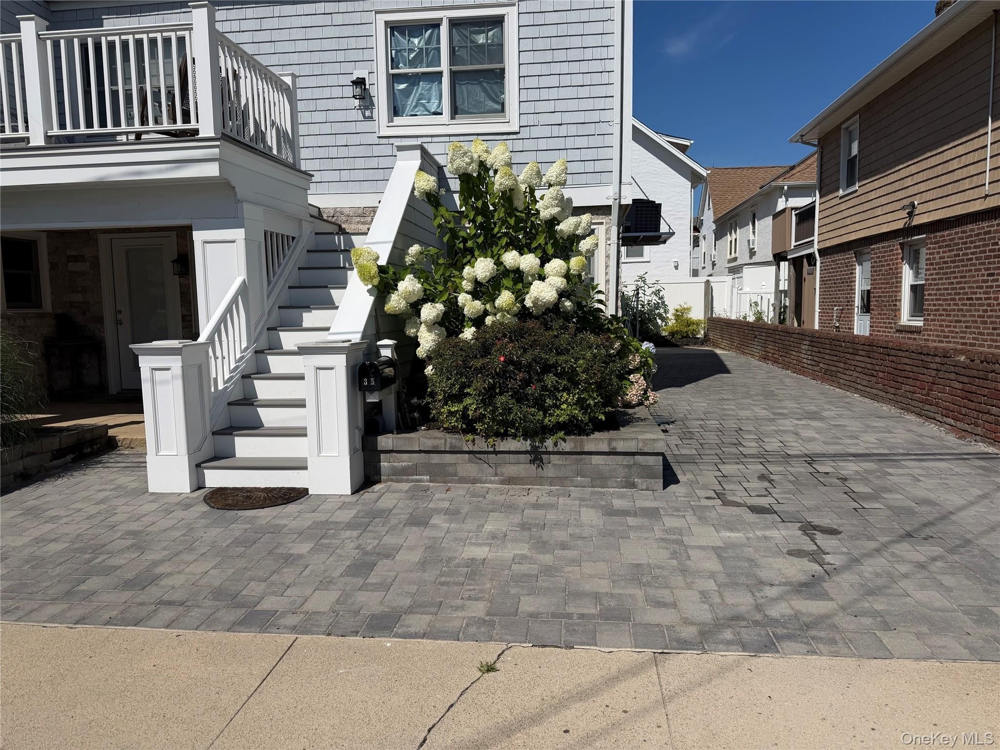 35 Trenton Avenue – photo 2