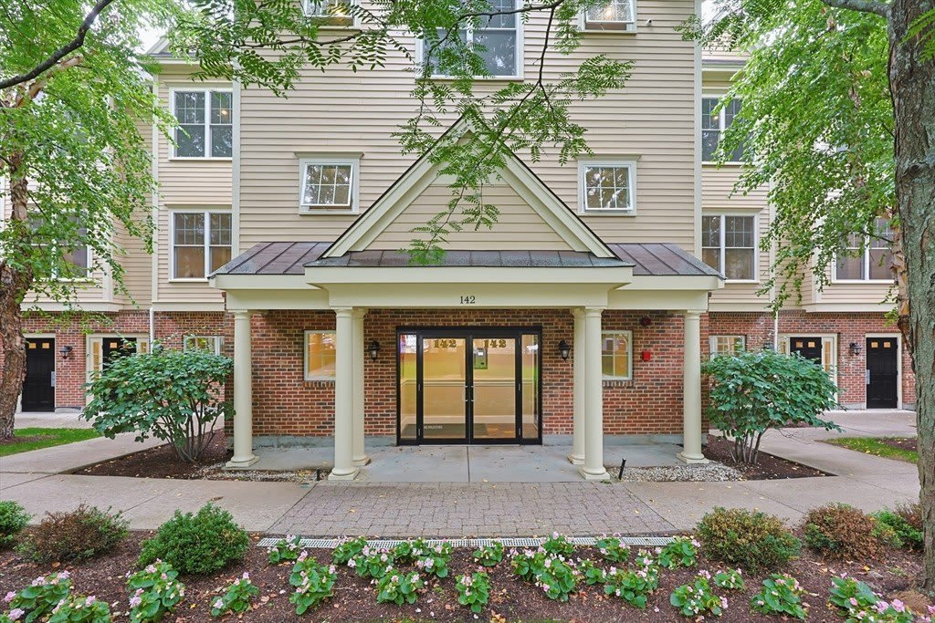 142 Bigelow Street – photo 1