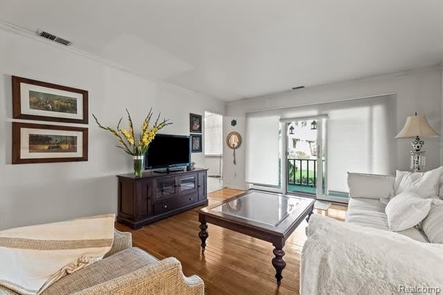 42160 Woodward Avenue – photo 5
