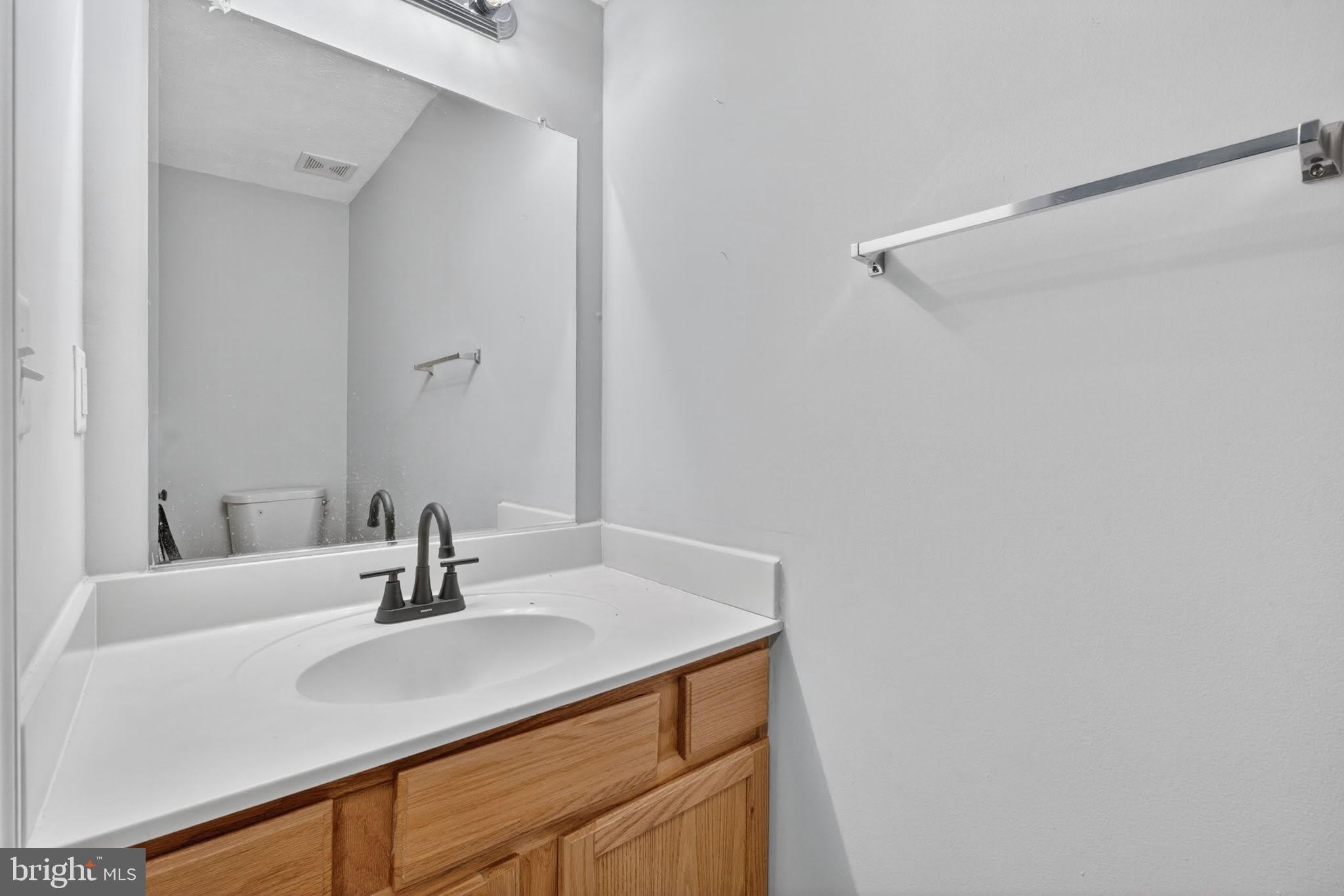 1609 AIRPORT Avenue – photo 4