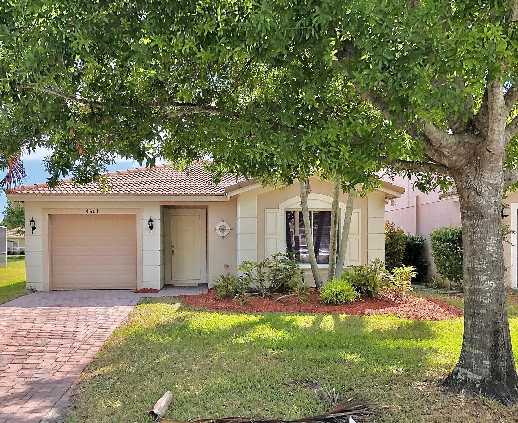 4801 Se Graham Drive – photo 1