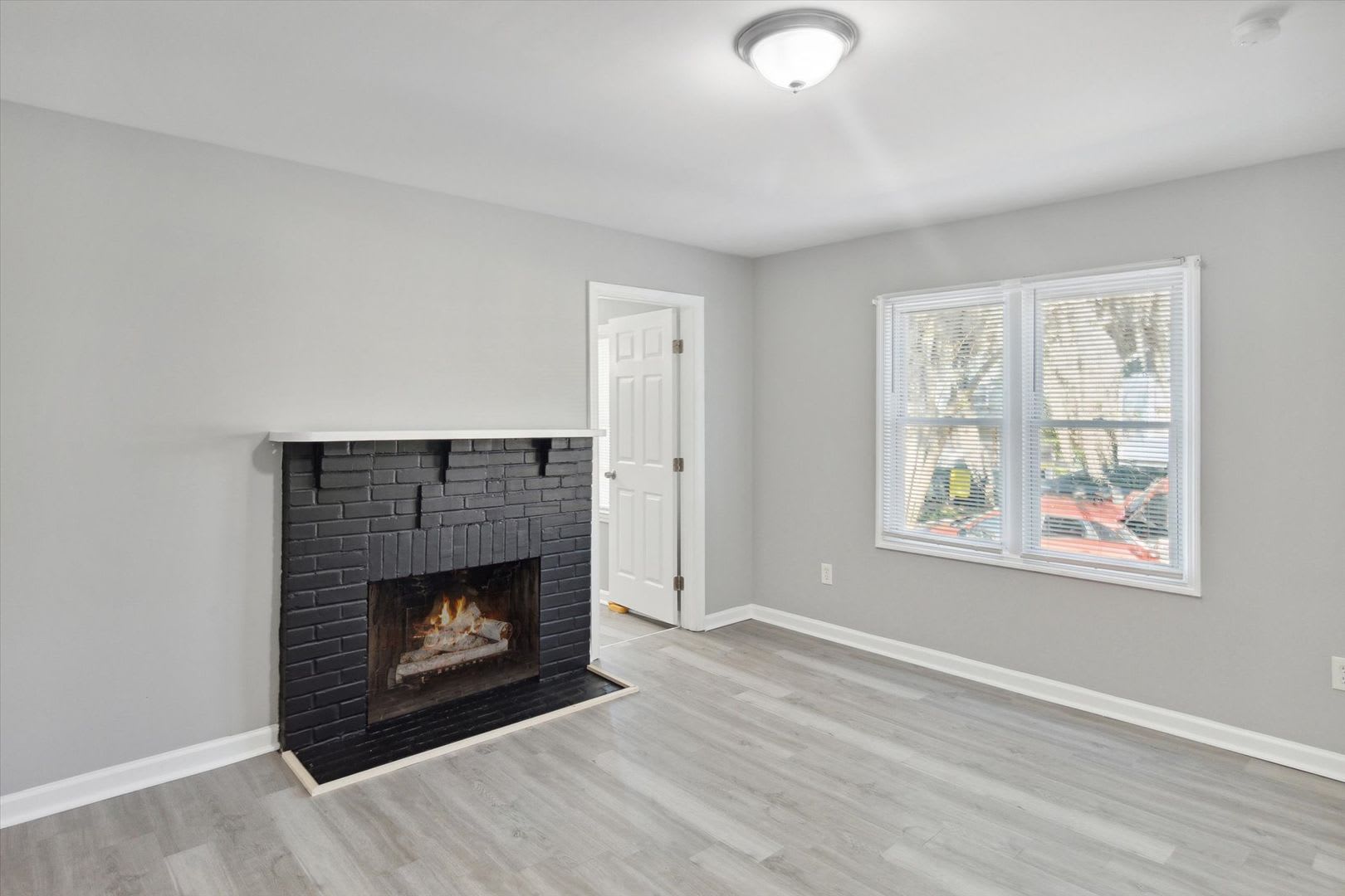 1227 East 38th Street – photo 3