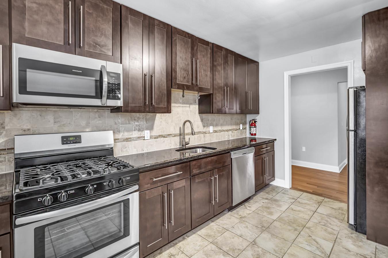 Verona Plaza Apartments – photo 5