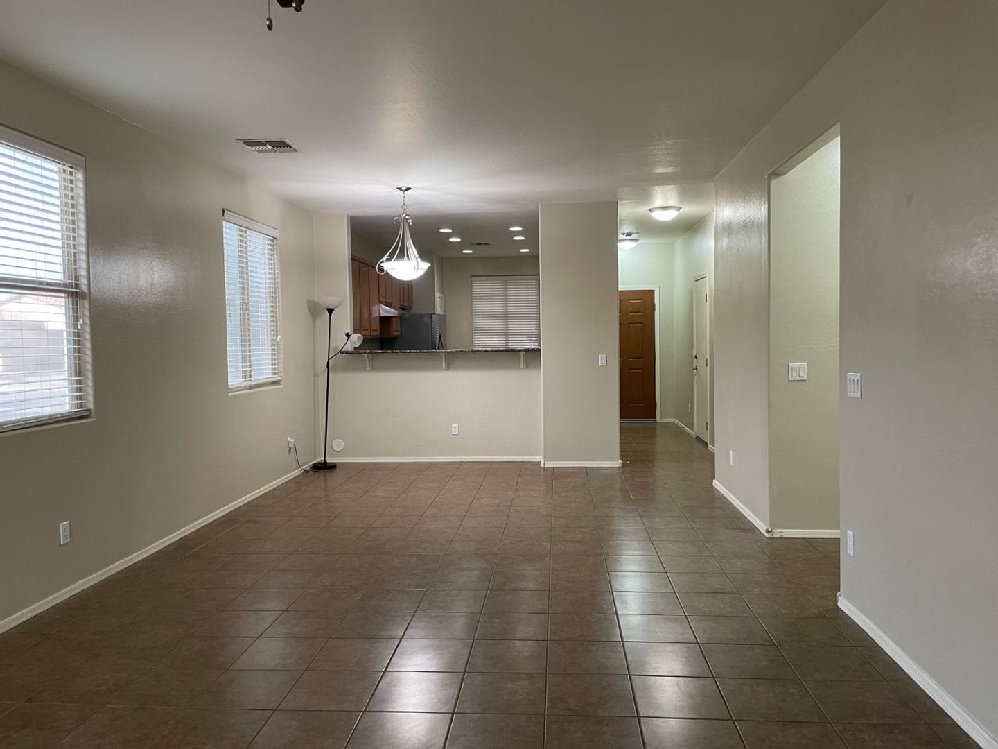Attractive 3 bed, 2 bath home – photo 5