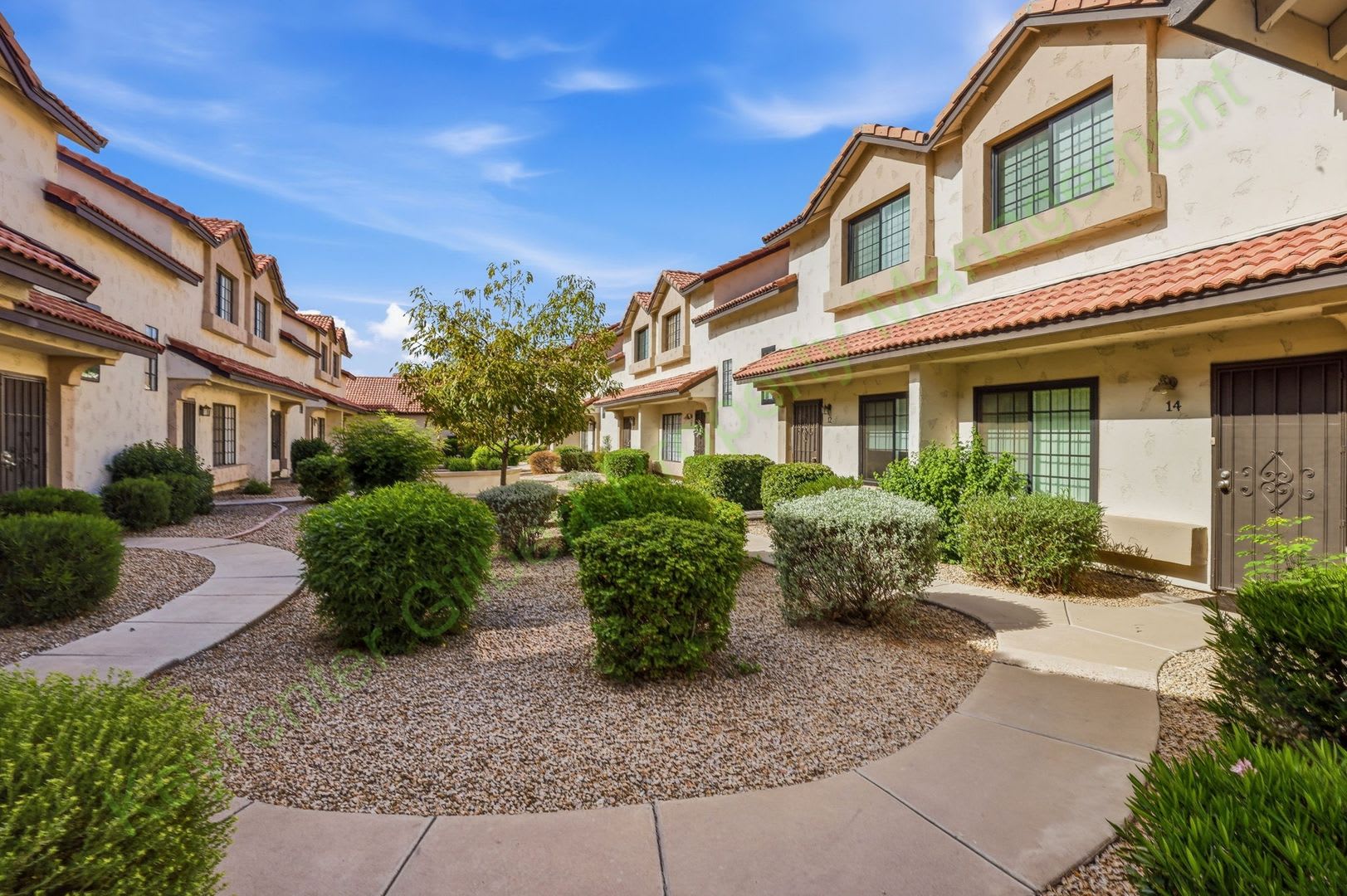 Charming Townhome Living in the Heart of Chandler – Community Pool & Prime Location! – photo 3