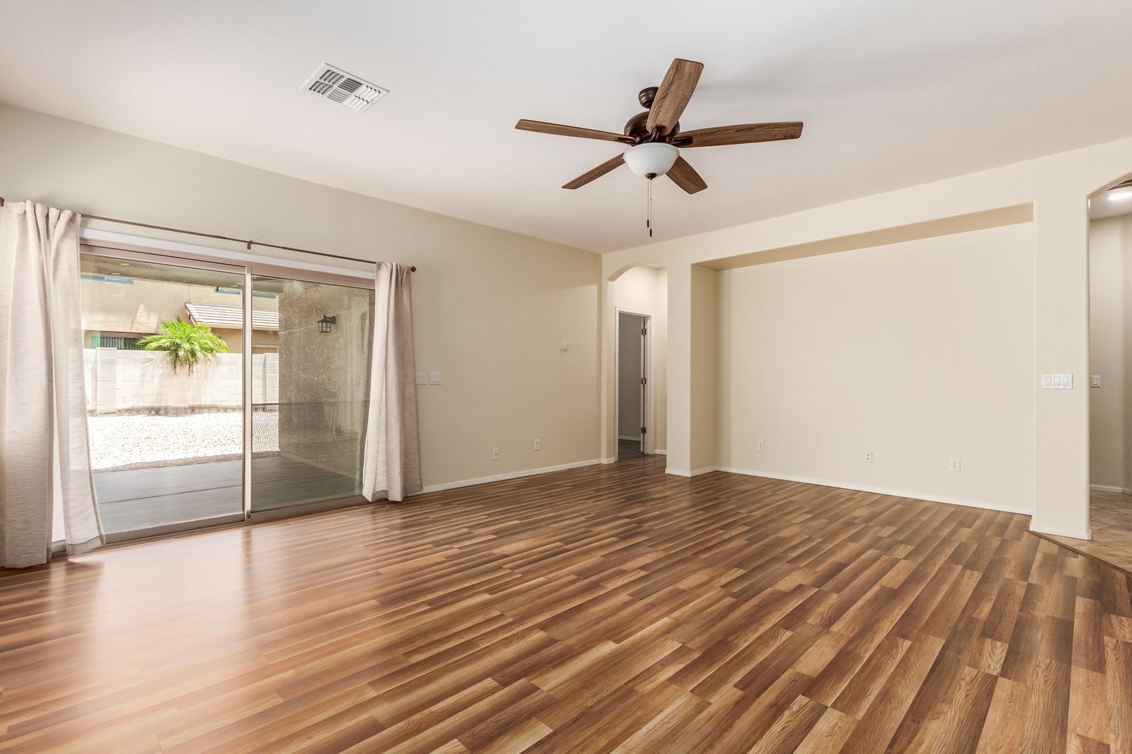 Royal Ranch Living – photo 4