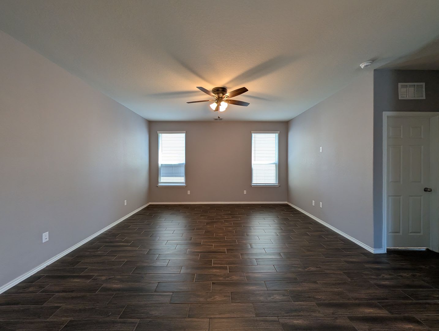 4/3/2 with Game Room or Flex Space / Large Covered Back Patio / CISD – photo 5