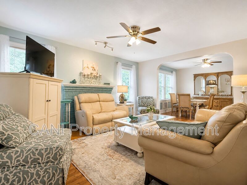 112 S Dixie Ave – photo 4