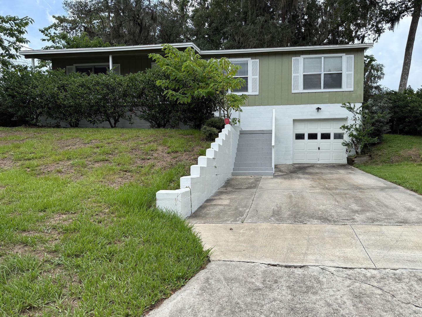 Charming updated 3BR/2BA Home on Quiet Orange Park Cul-de-Sac! – photo 1