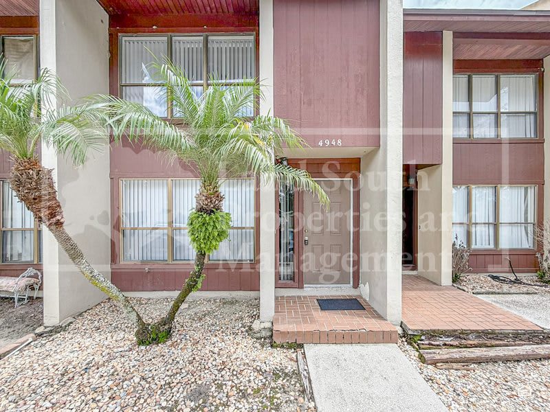 4948 Market Square – photo 1