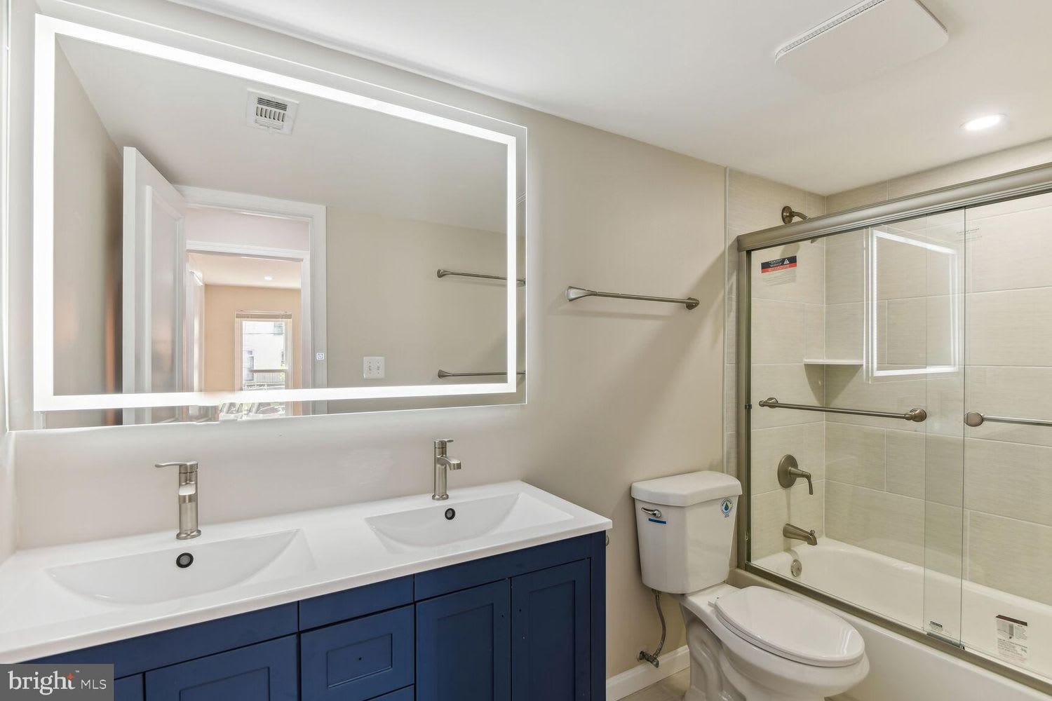 327 8th St Ne – photo 5