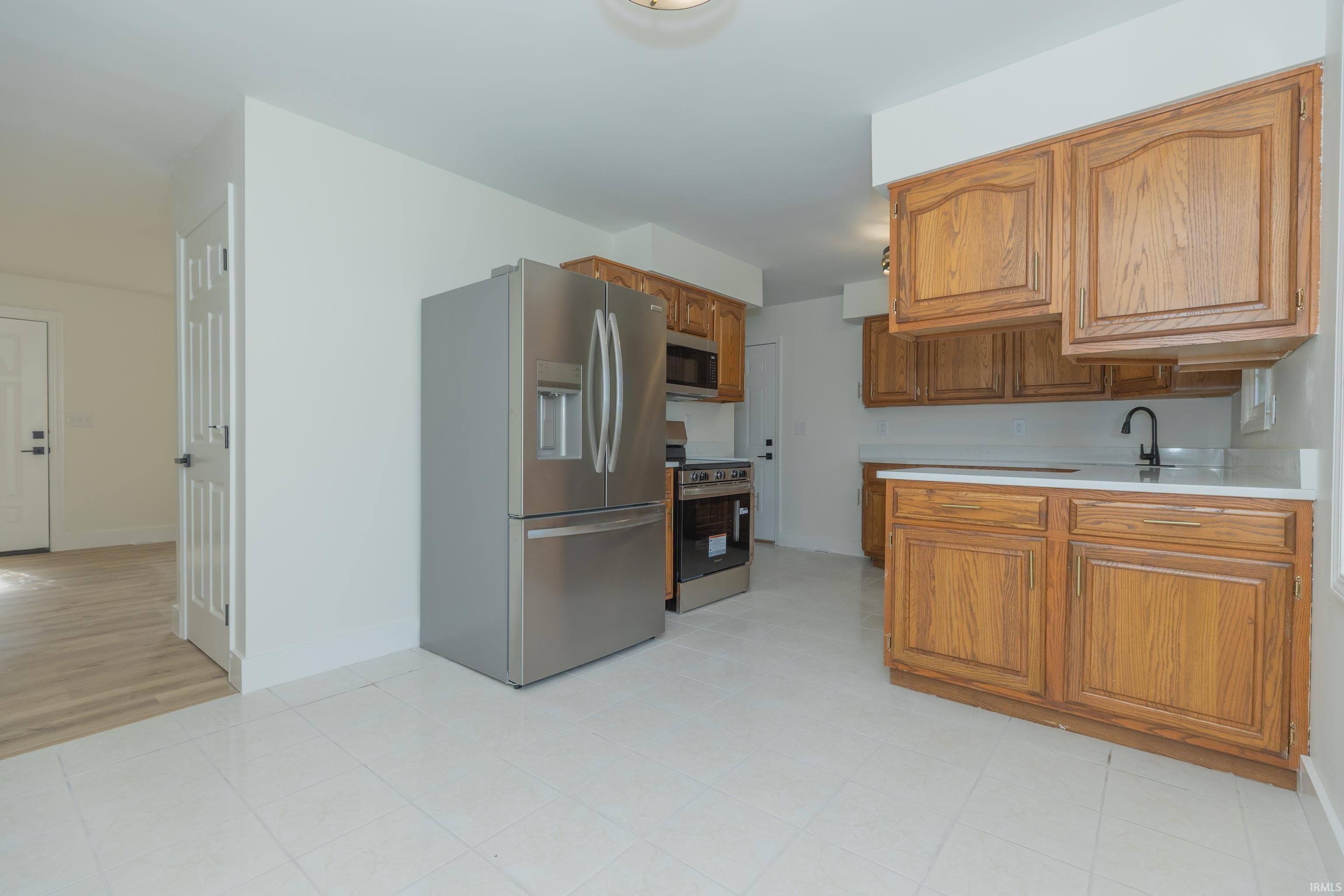 711 Carole Place – photo 4