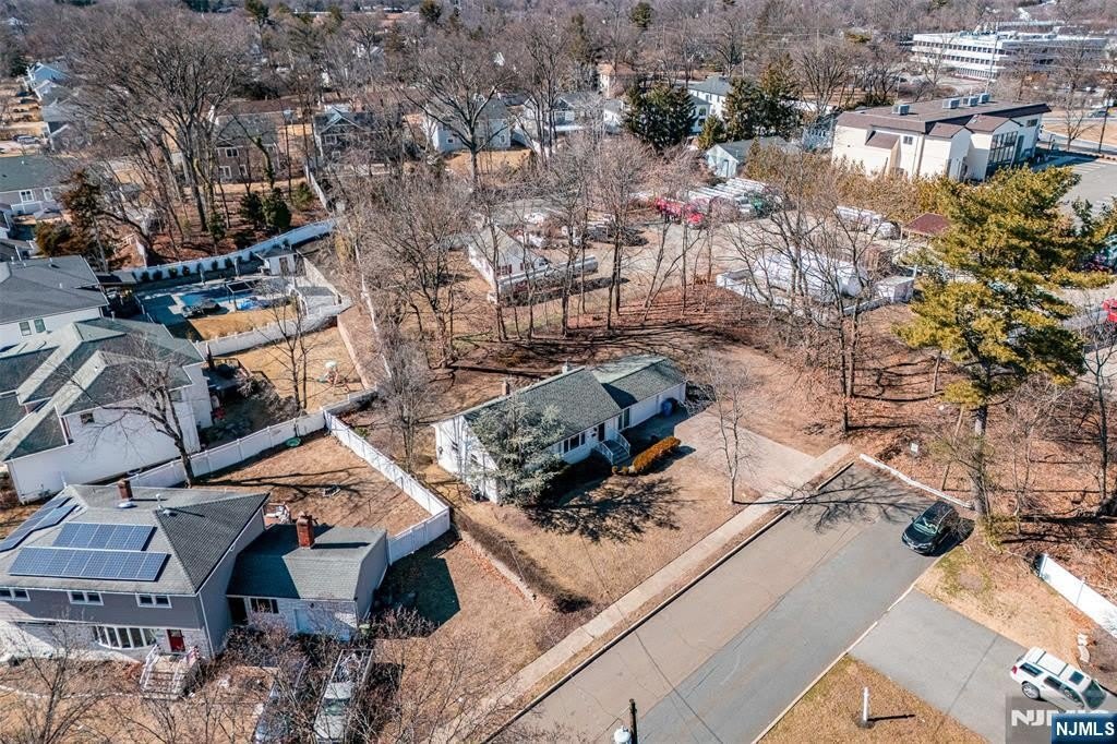 682 Sycamore Street – photo 2