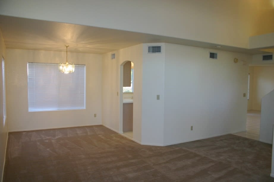 Attractive 4 Bedroom Home in Desirable North Ranch in the Northwest – photo 4