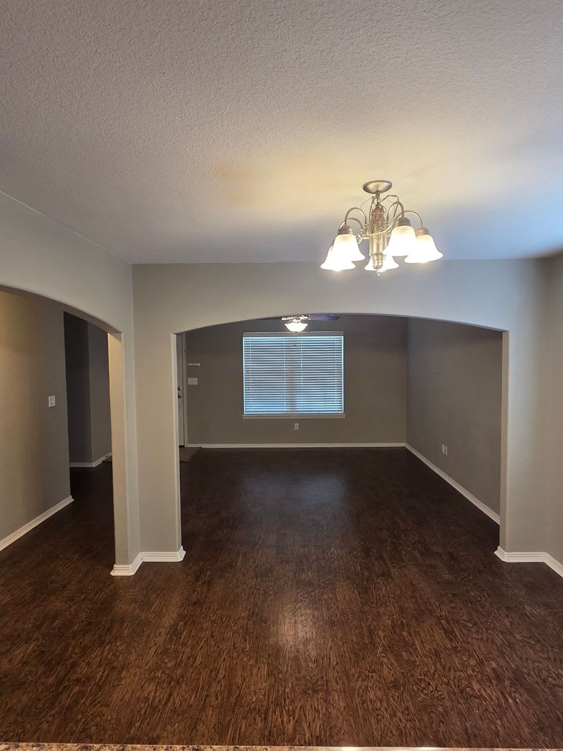 MUST SEE CHARMING HOME! – photo 4