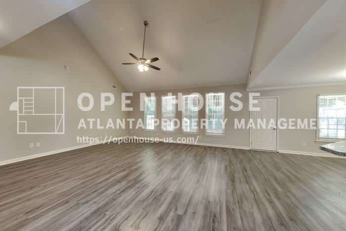 5025 Oak Hollow Drive Northwest – photo 3
