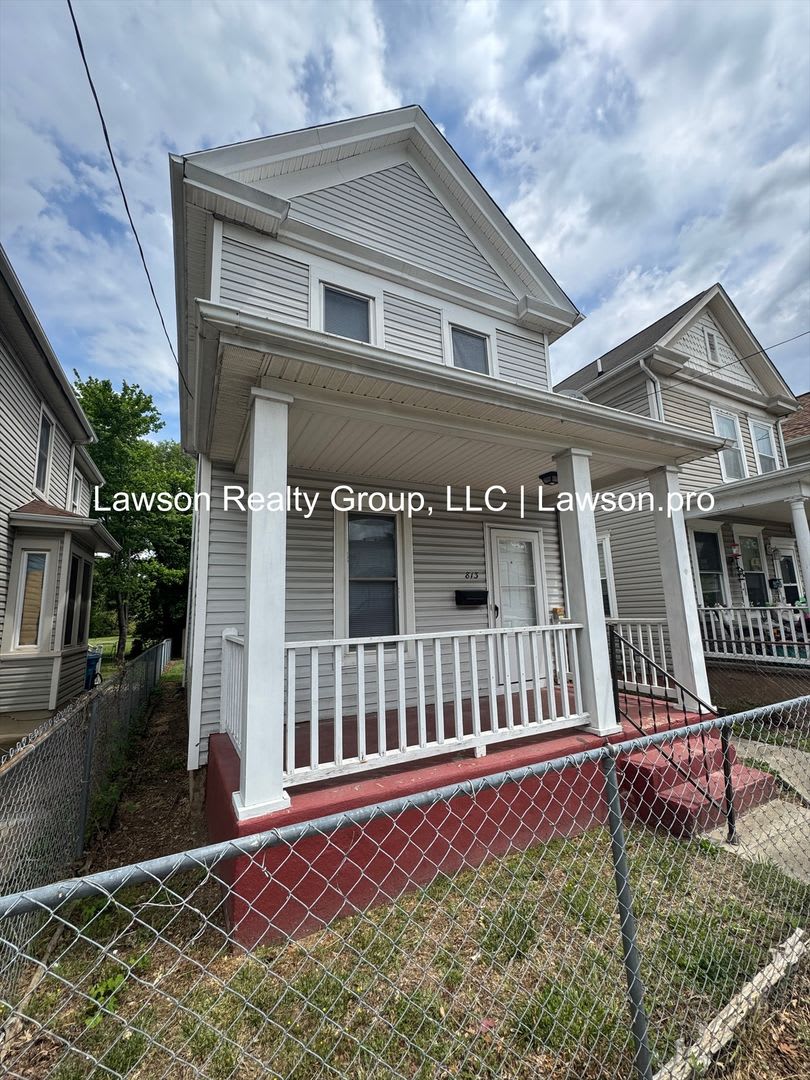 Newly Updated House with Fenced Yard – photo 2