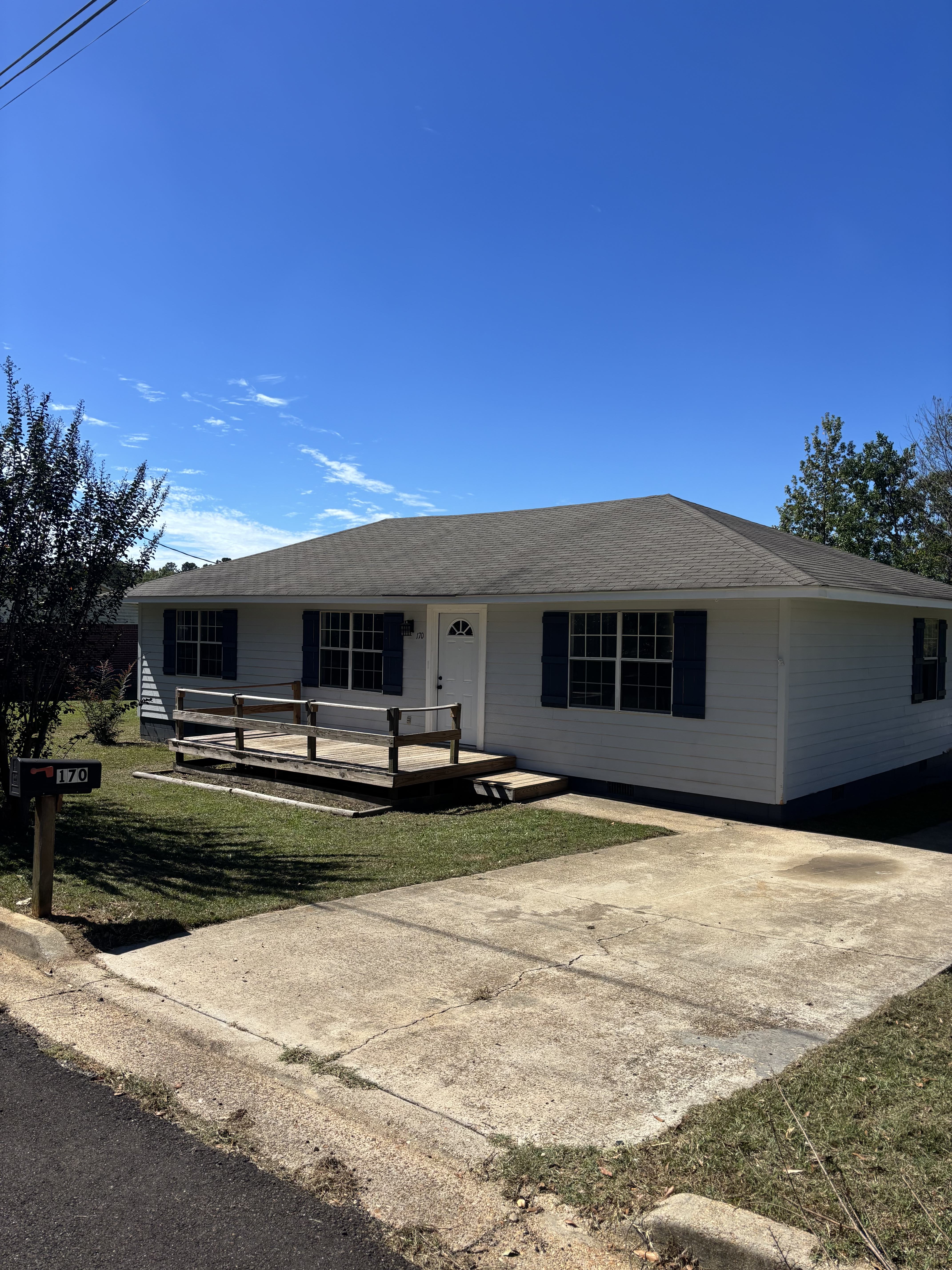 170 Colonial Circle – photo 1