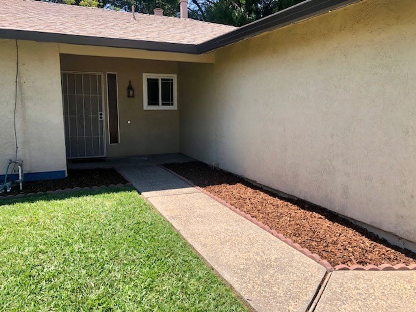 Nice 4 bedroom, 2 bathroom home in Citrus Heights – photo 2