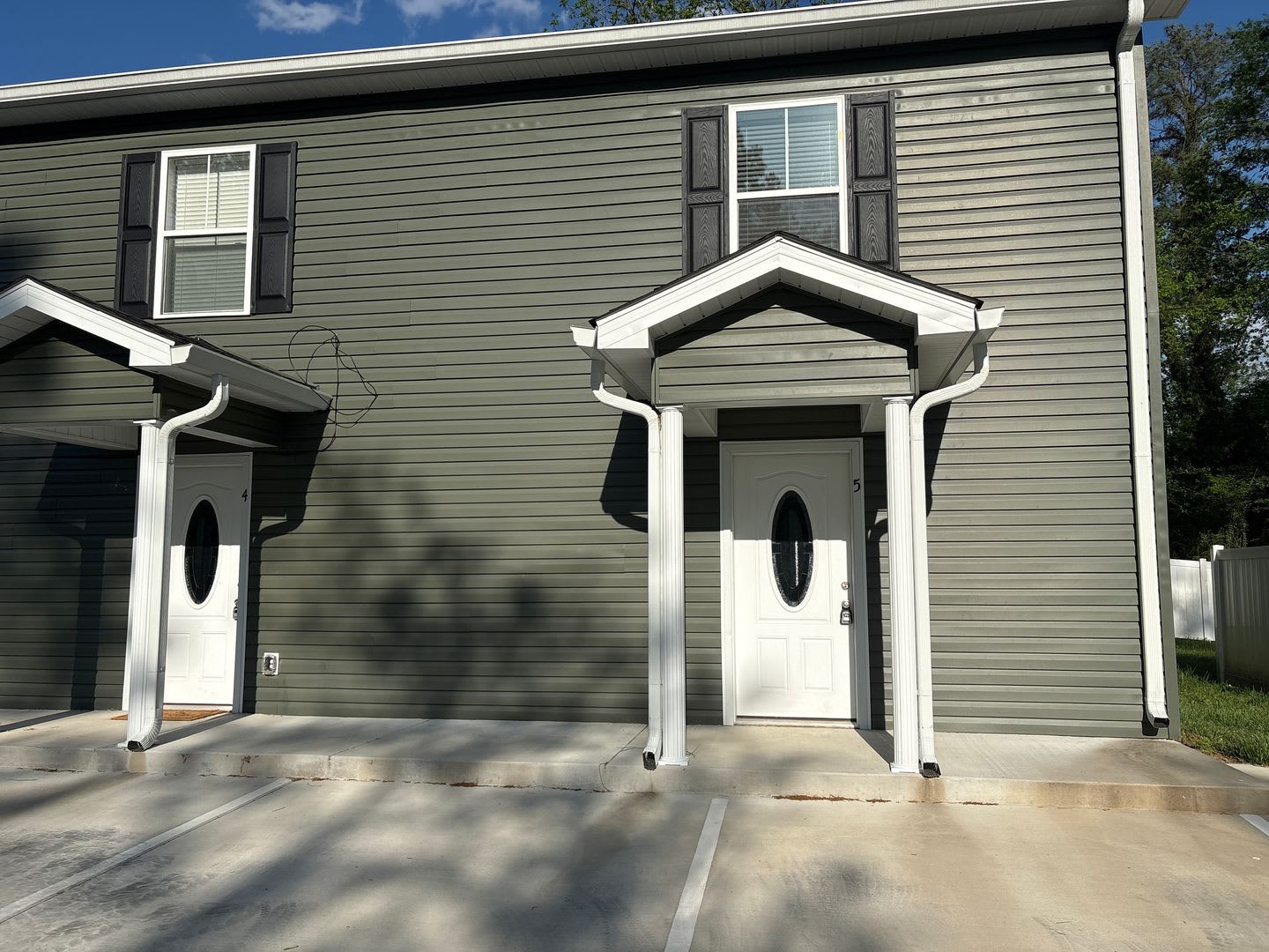 1/2 OFF 1st MONTH!!...Modern Townhome Available Now in Tullahoma – photo 2