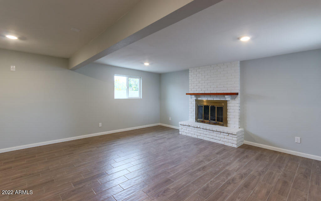 1654 North Queensbury – photo 4