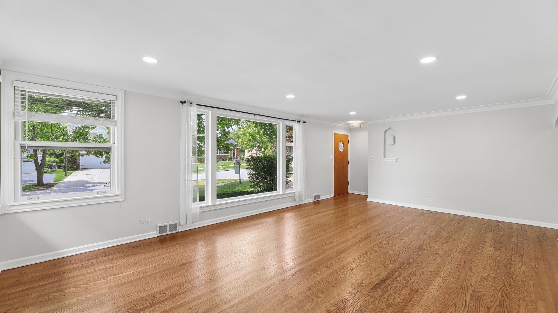 893 S Poplar Avenue – photo 2