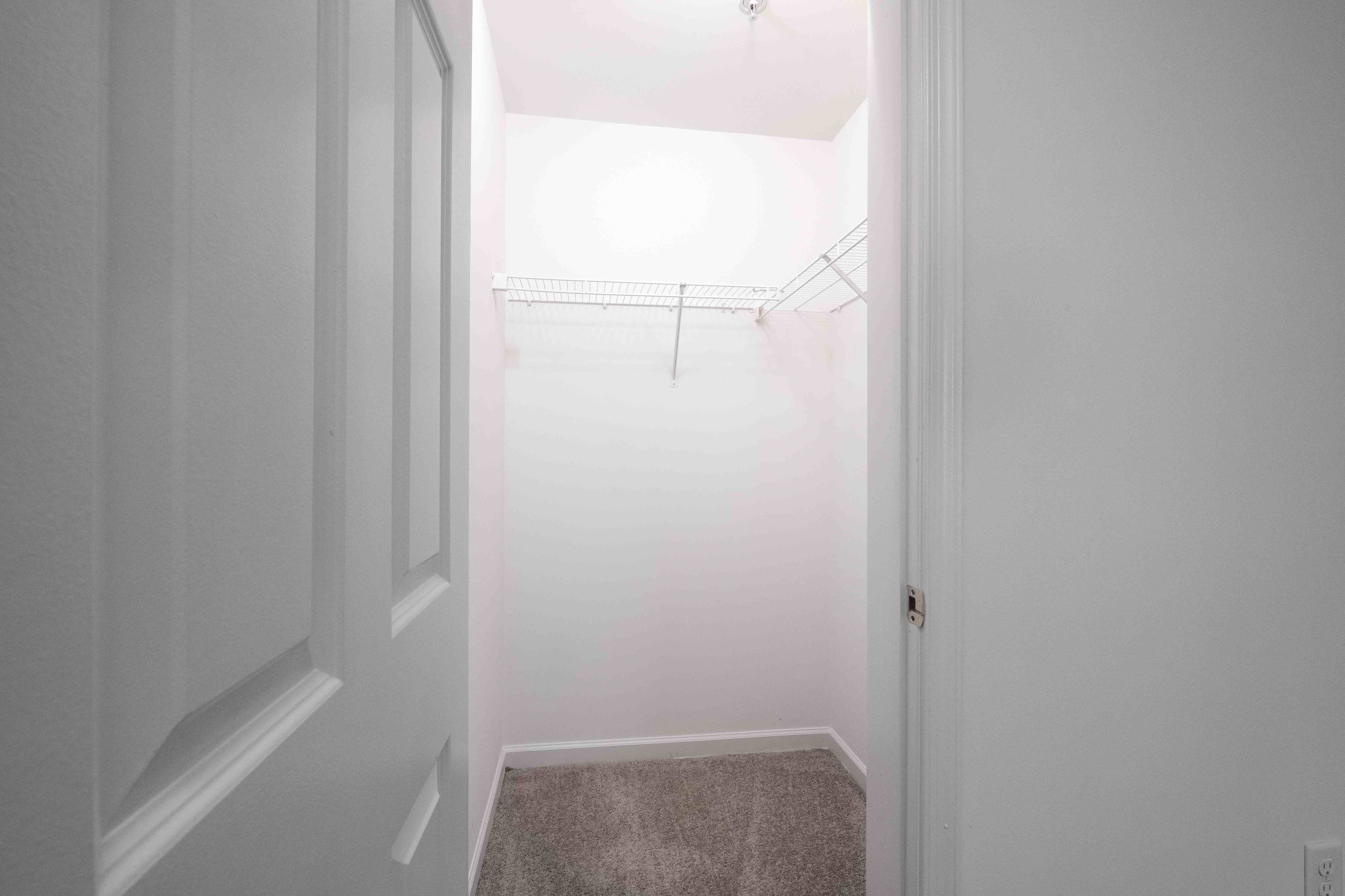 371 College Manor Ave – photo 5