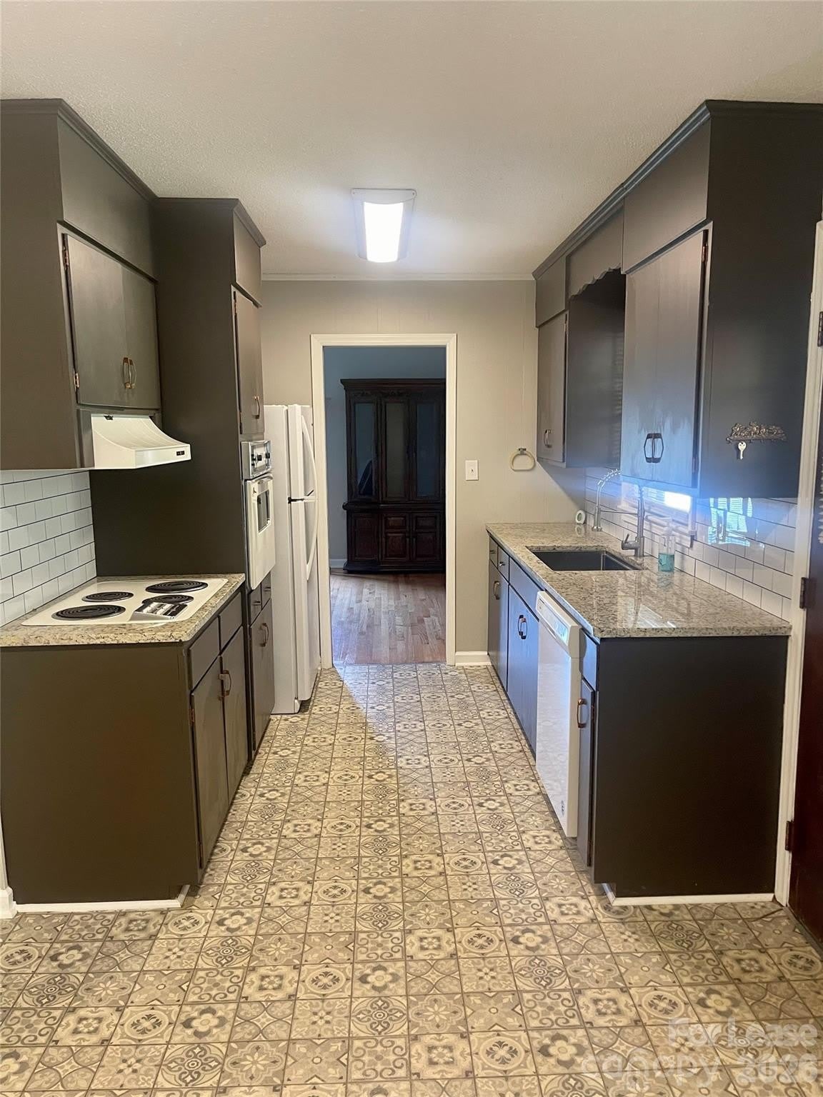 402 L Street E – photo 4