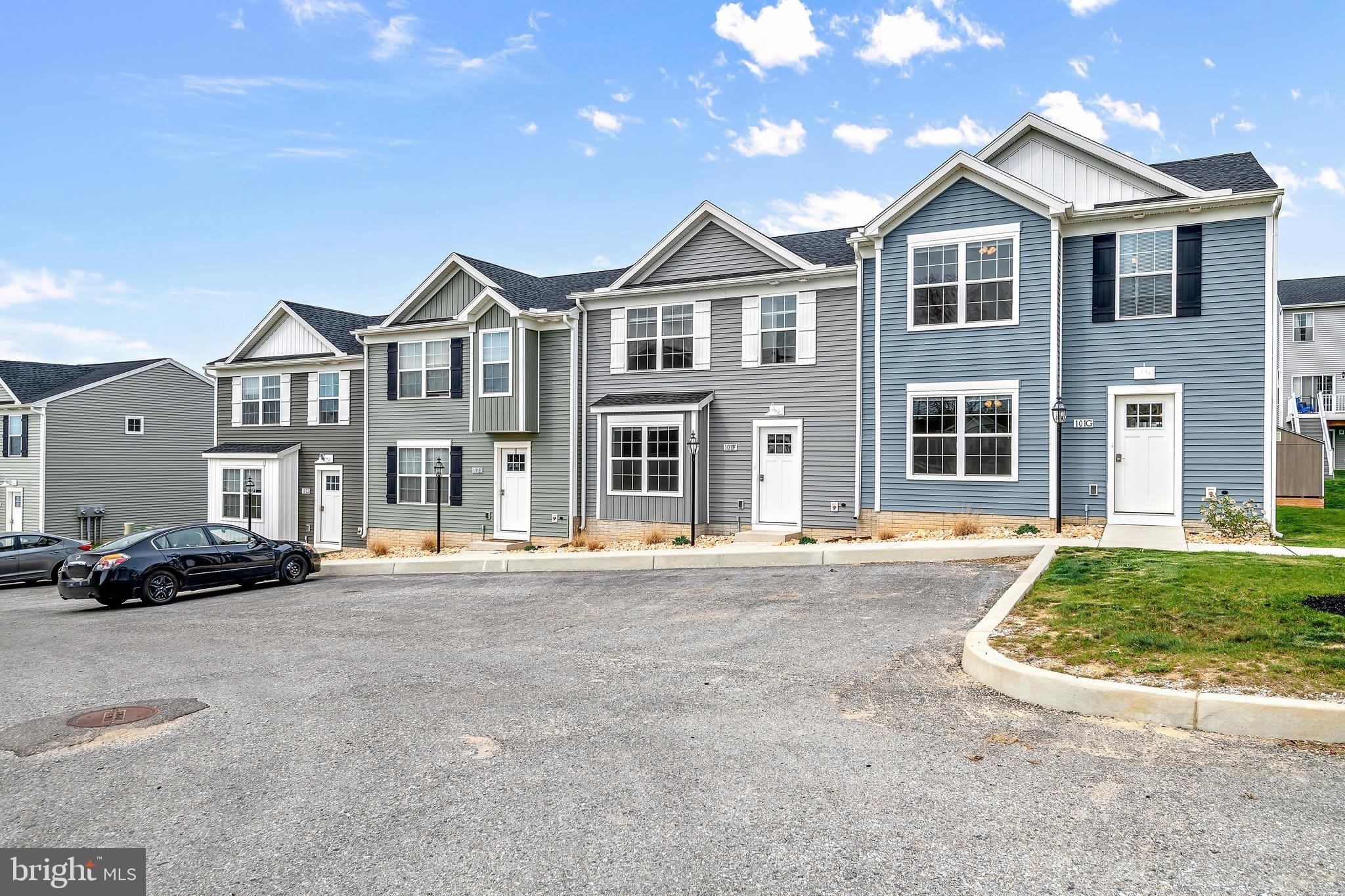 327 QUINCY DRIVE – photo 1