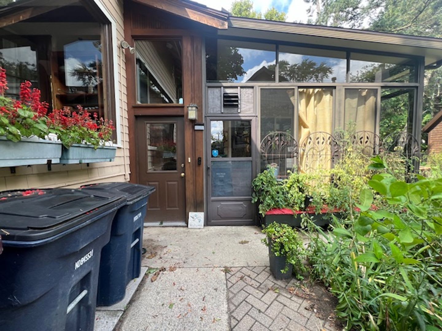 1415 Packard St – photo 1