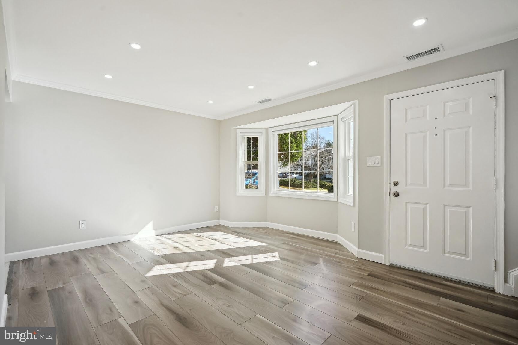 6003 SWEET DALE Court – photo 3