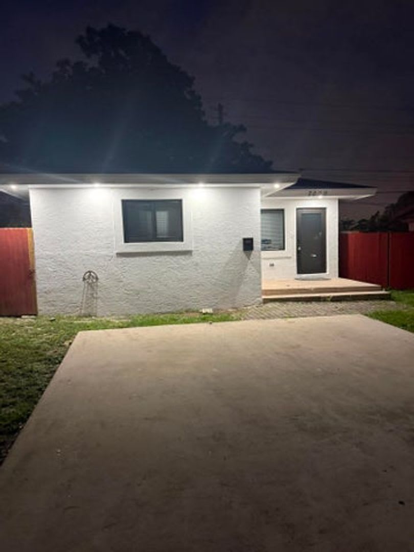 7000 TYLER Street, Hollywood, FL 33024 – photo 5
