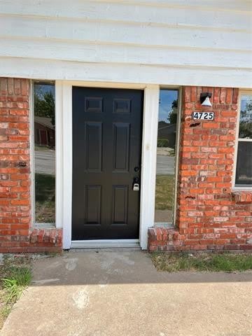 4725 S Fulton Court – photo 2