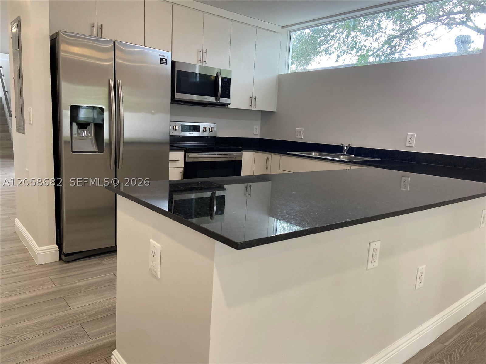 177 E 16th Street – photo 5