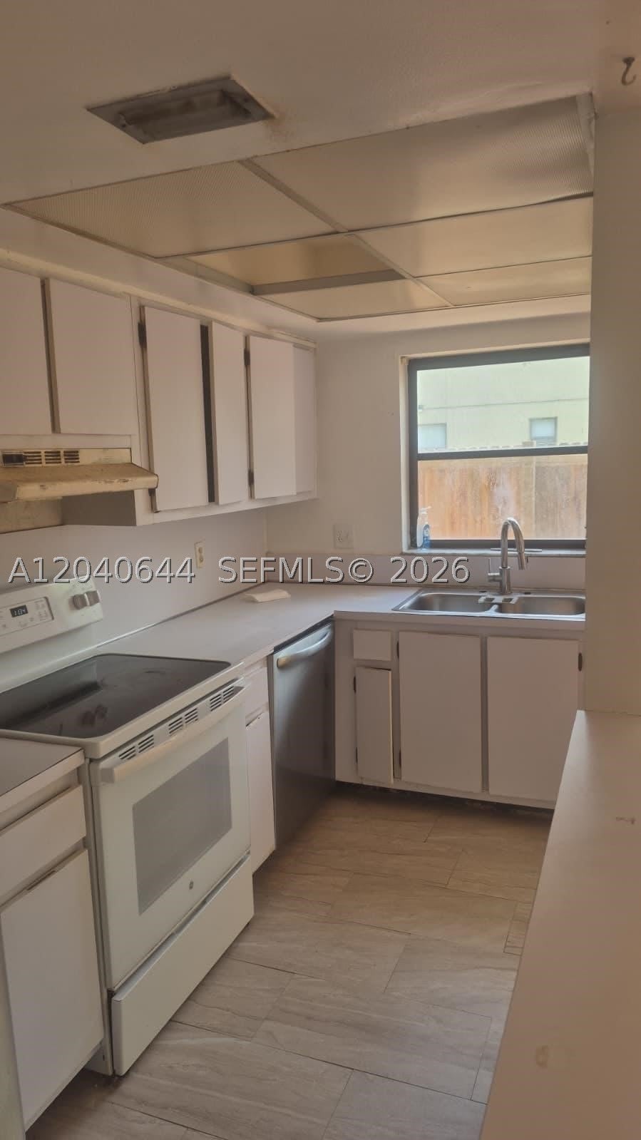8617 NW 35th St – photo 4