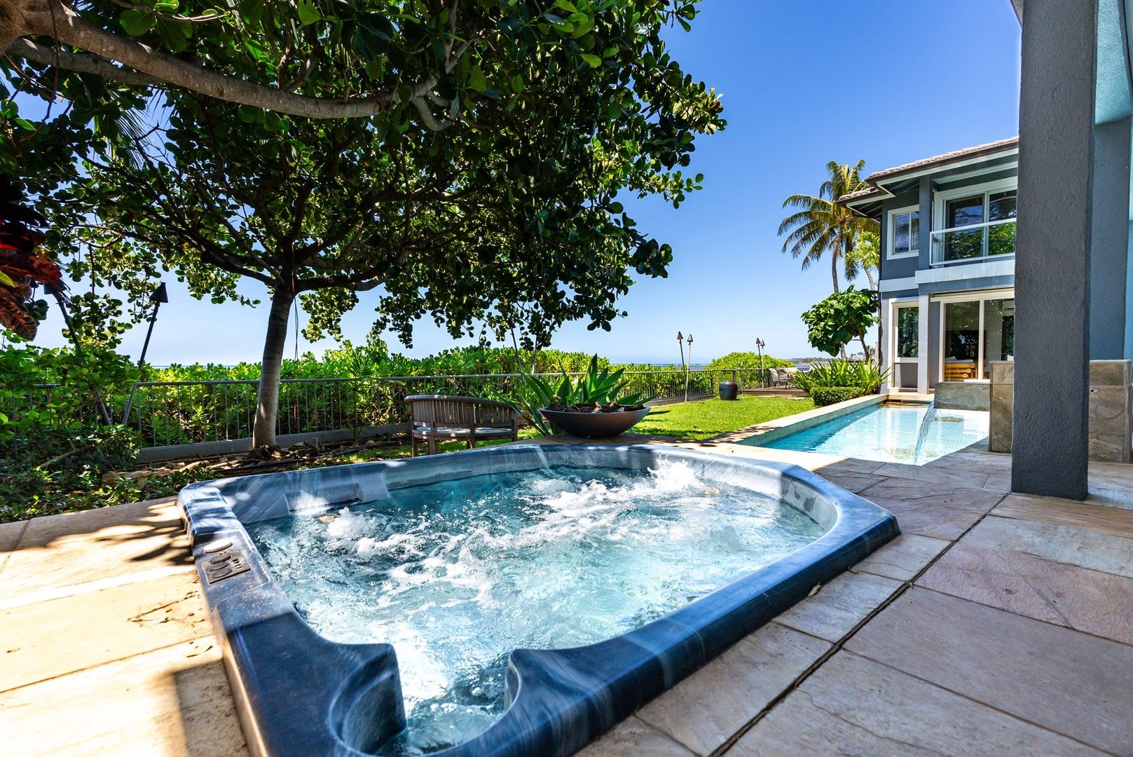 Oceanfront Wailupe Beach House W Pool Hot Tub – photo 3