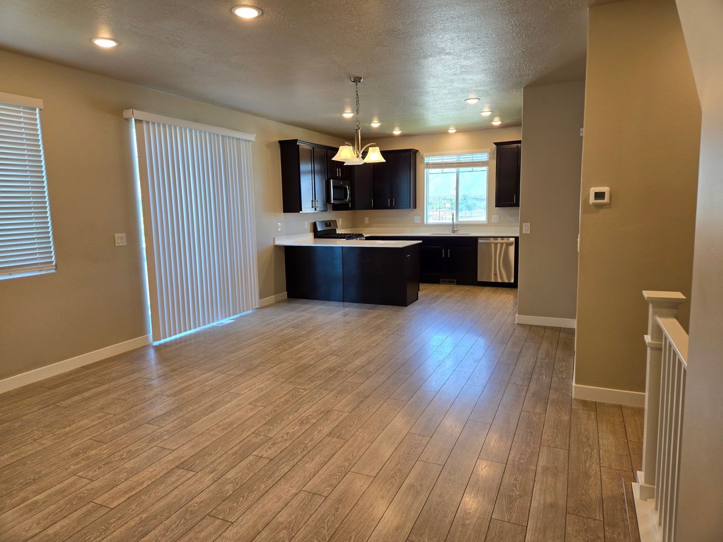Beautiful 5 Bed 3.5 Bath in Lehi!! – photo 4