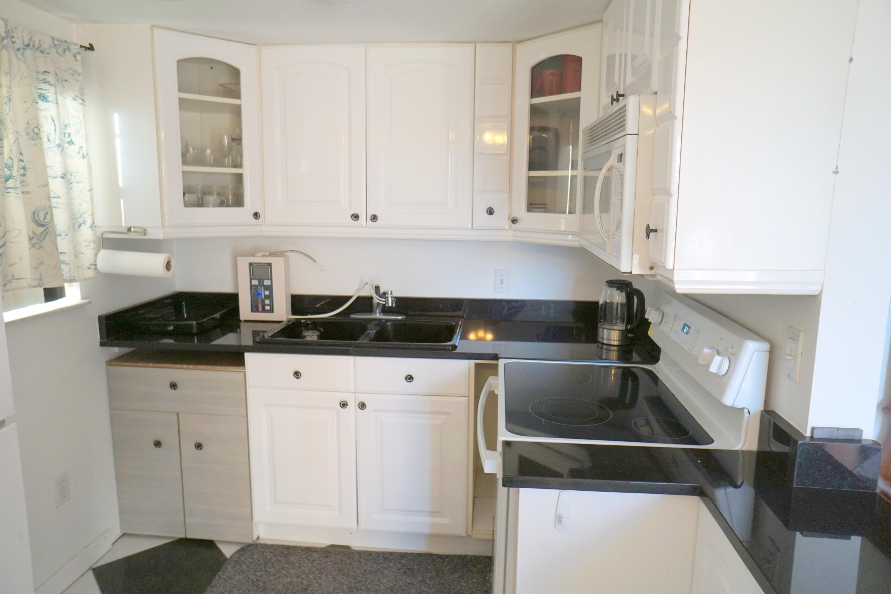 401 Southampton A – photo 4