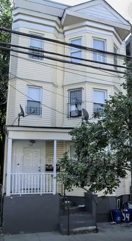 104 South 12th Street – photo 1