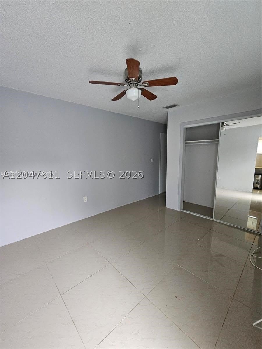 917 SW 16th St – photo 2
