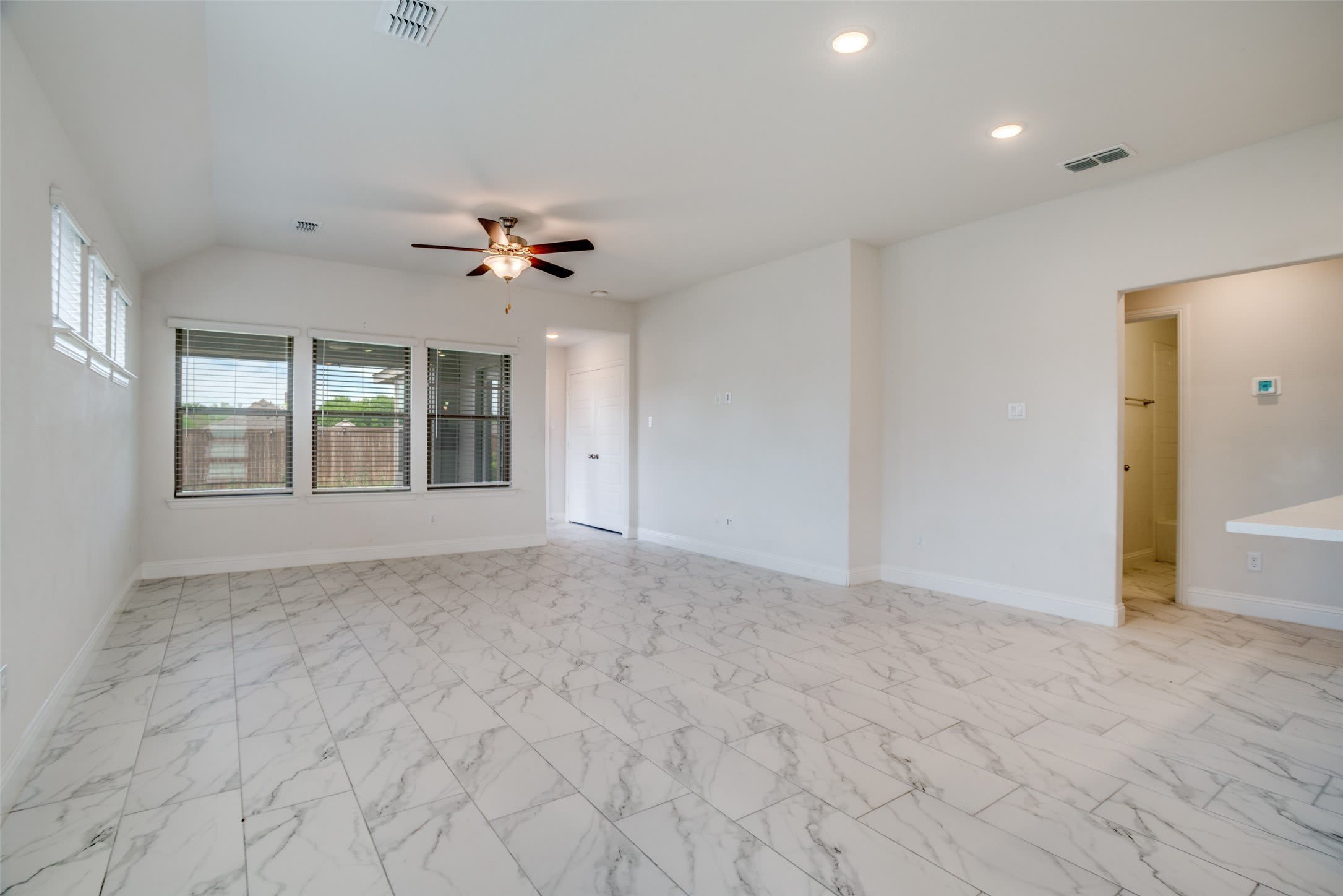 229 Town Park Avenue – photo 4