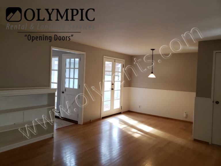1307 Jasper Ave NE – photo 4