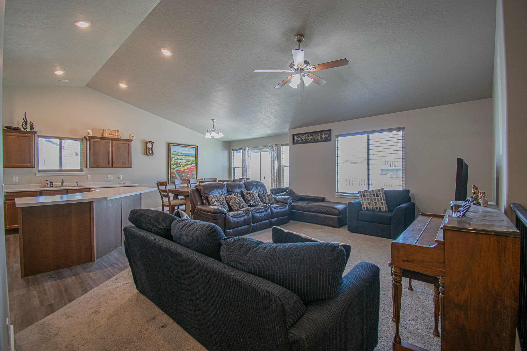 289 W 2280 N – photo 3