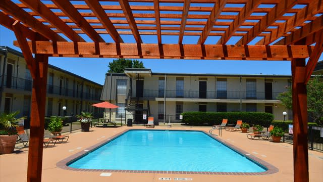 Century Plaza Apartment Homes – photo 1