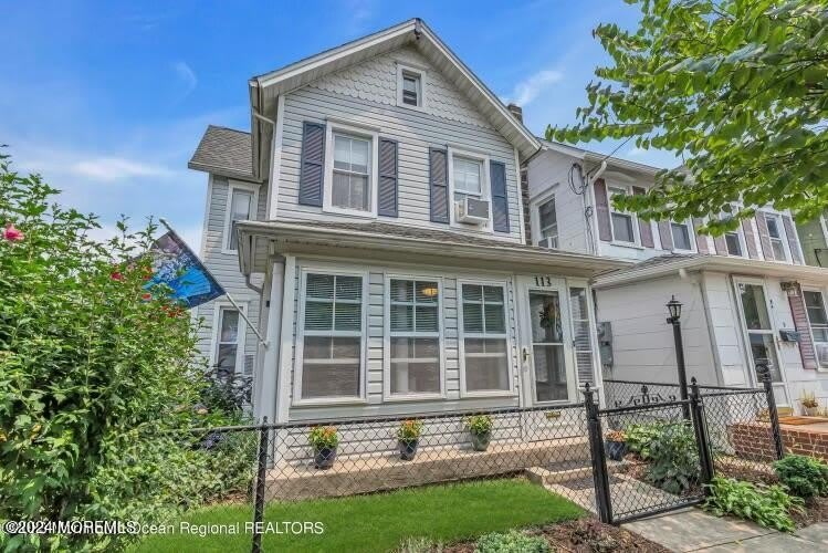 113 Webb Avenue – photo 1