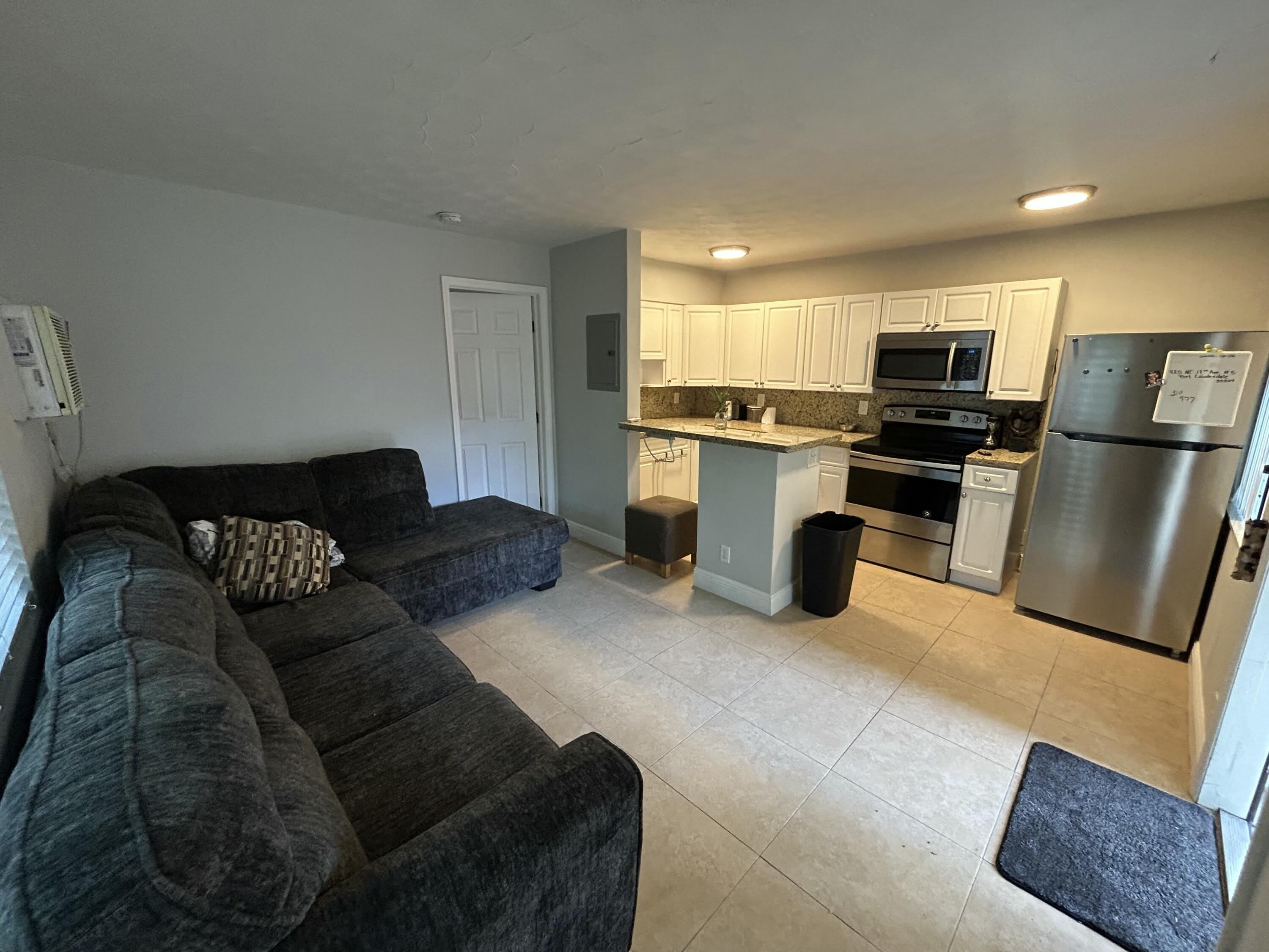 925 NE 17th Avenue – photo 1