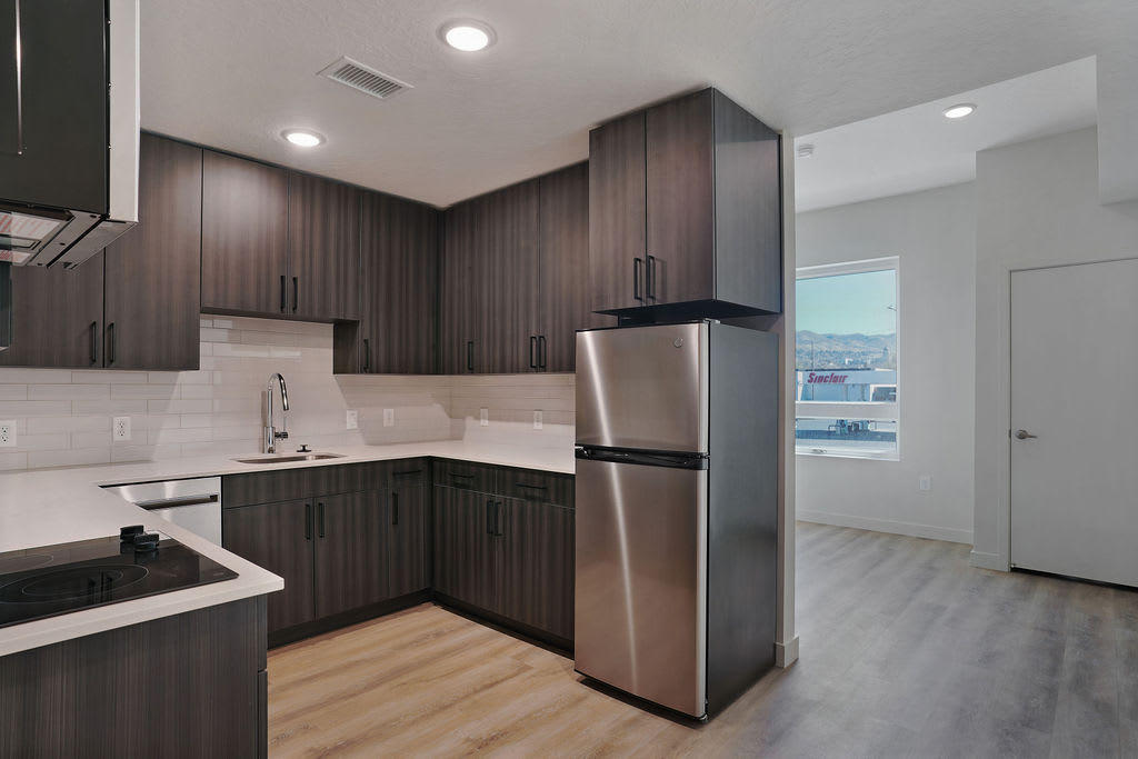 9Ten West – photo 1