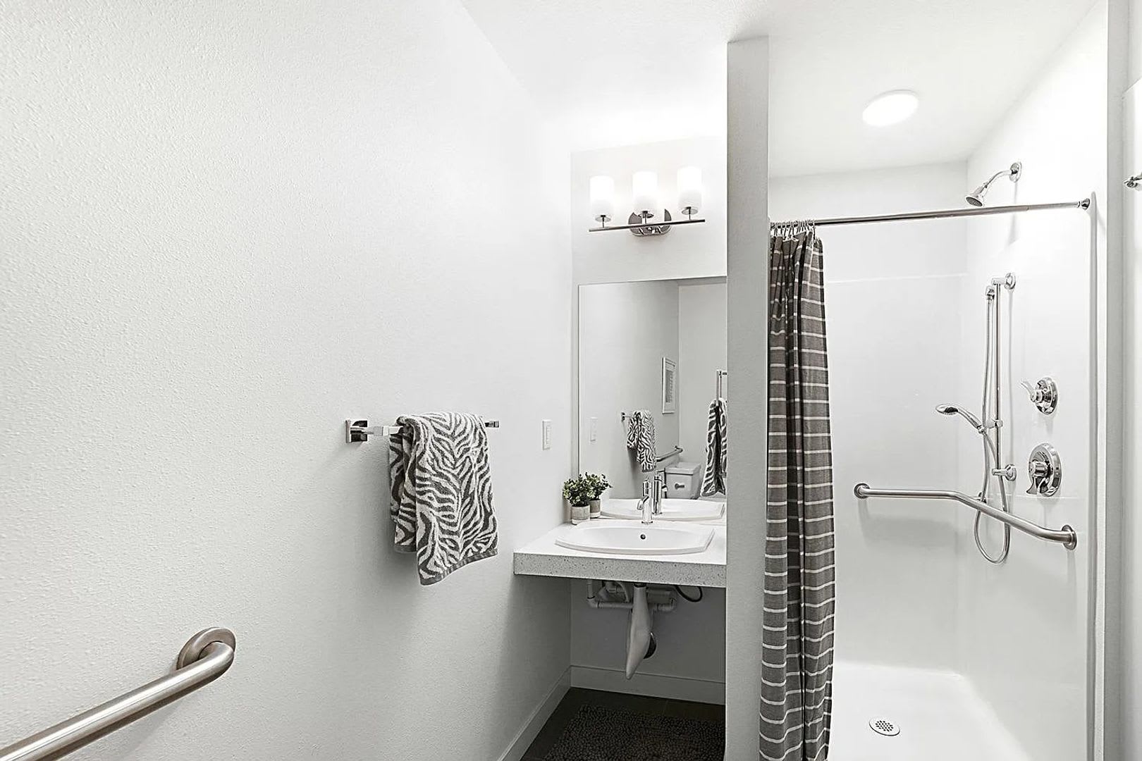 Ballard Townhouse 2bd/2ba, AC, Garage Parking – photo 4