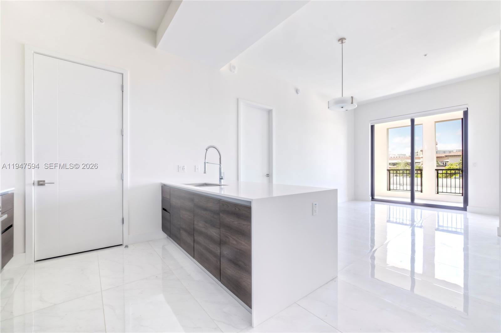 301 Altara Avenue – photo 3